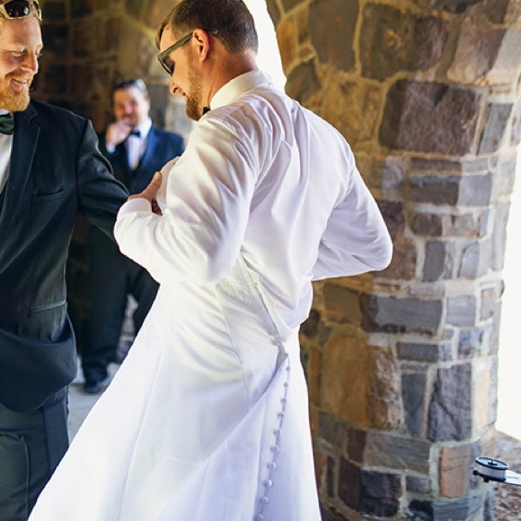 Beautiful Strapless Wedding Gown - Picture 10 of 10